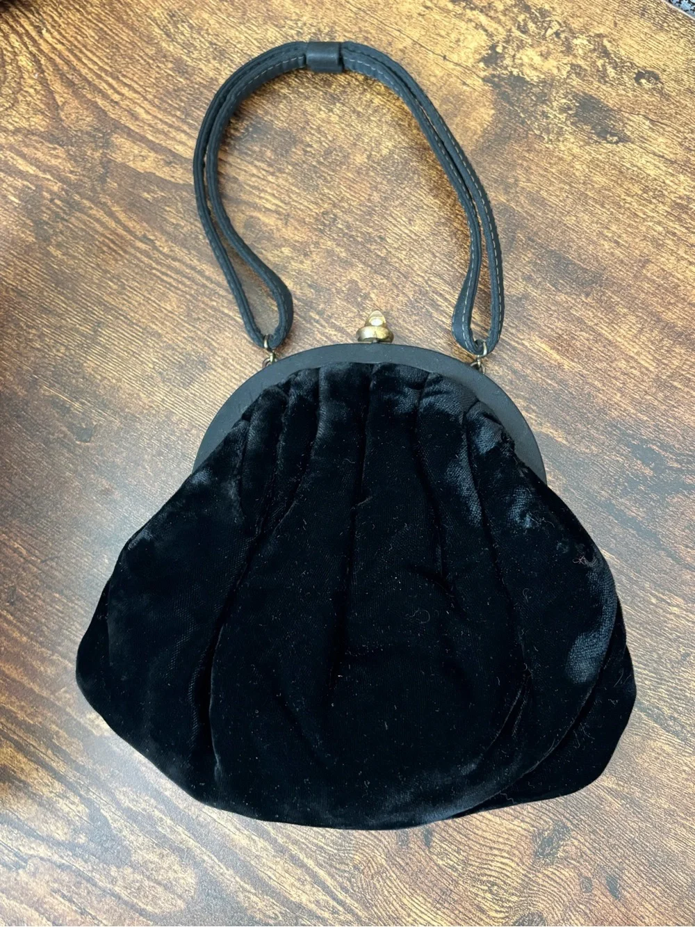 Vintage 1950s Harry Levine Black Velvet Evening Bag